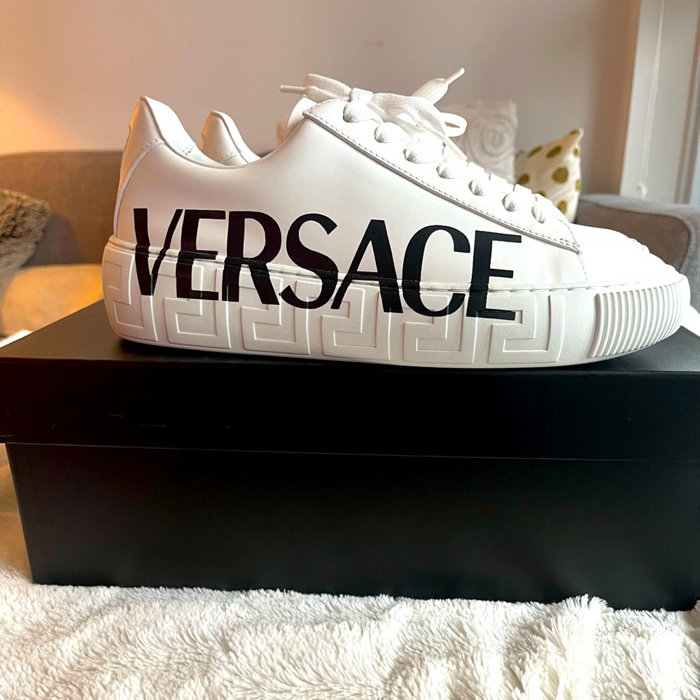 BRAND NEW Versace La Greca Logo Sneakers